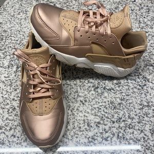 Nike Huarache Rose Gold